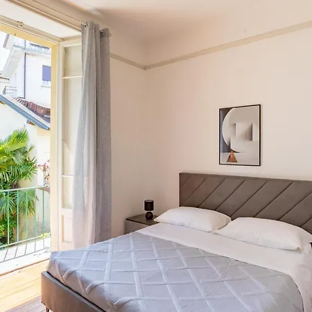 Prestige Lakeview Historic Center Apartment Stresa