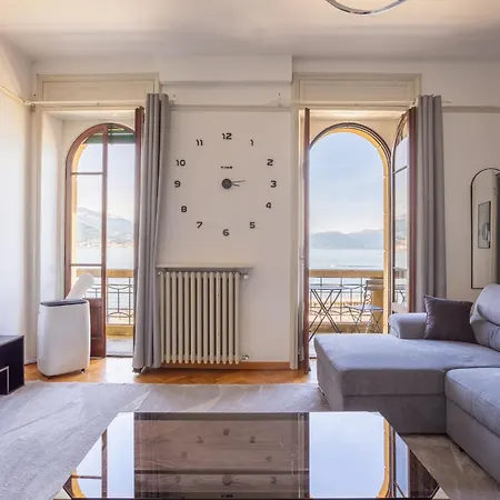 Prestige Lakeview Historic Center Apartment *